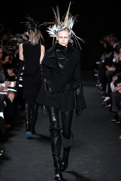 Look 12